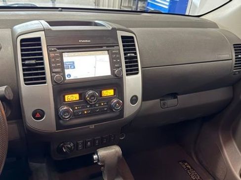 Used 2014 Nissan Frontier PRO-4X w/ Pro-4x Luxury Package AWD/4WD image 35