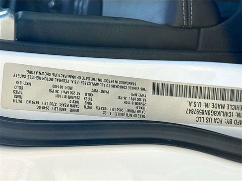 Used 2022 Jeep Grand Cherokee L Limited image 36