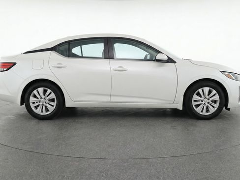 Used 2025 Nissan Sentra S FWD image 11