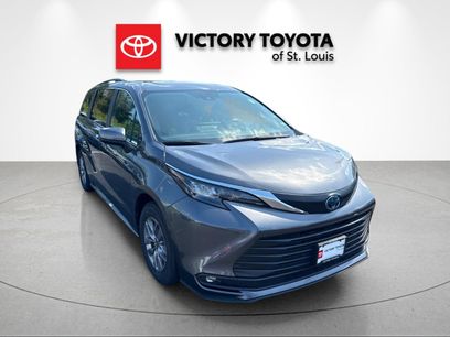Used 2025 Toyota Sienna XLE