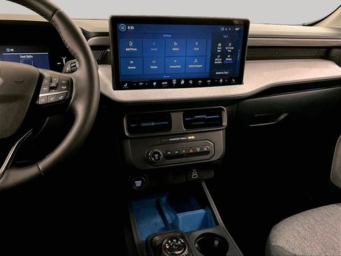 Used 2025 Ford Maverick XLT w/ XLT Luxury Package FWD image 6