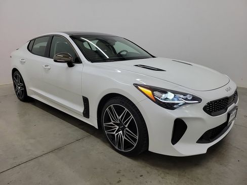 Used 2022 Kia Stinger GT2 image 4