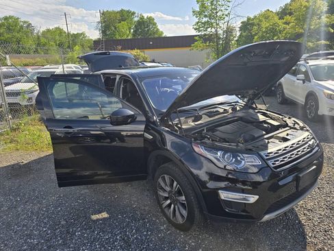 Used 2018 Land Rover Discovery Sport HSE Luxury image 5
