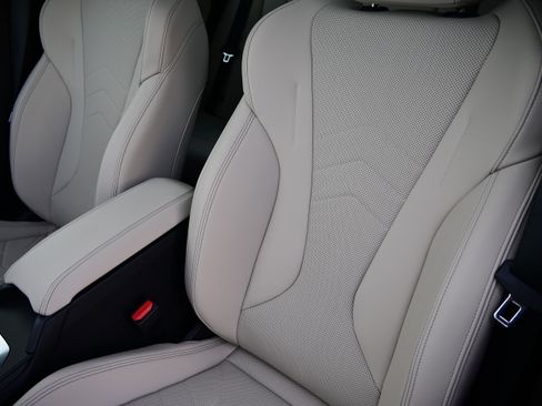 Used 2026 BMW 228i w/ Technology Package image 8