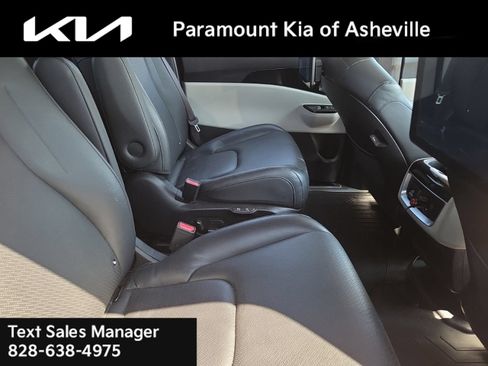 Certified 2022 Kia Carnival SX Prestige FWD image 10