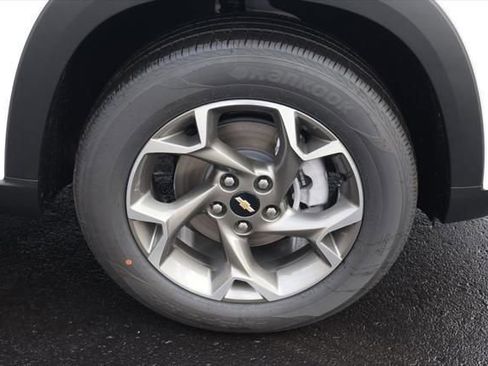 New 2026 Chevrolet Trax LT w/ Driver Confidence Package image 11