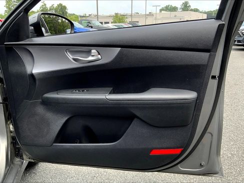 Used 2023 Kia Forte LXS image 26