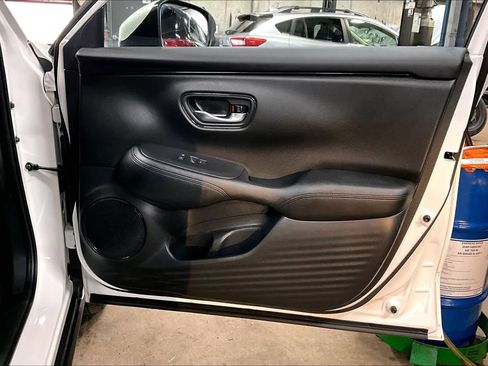 Used 2025 Honda HR-V LX image 21