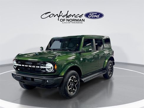 New 2025 Ford Bronco Outer Banks image 3