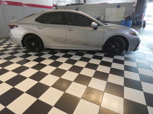 Used 2022 Toyota Camry XSE image 4