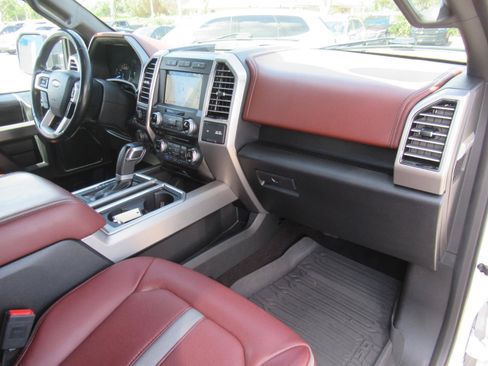 Used 2018 Ford F150 Platinum w/ Equipment Group 701A Luxury AWD/4WD image 11