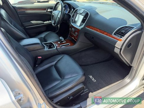 Used 2012 Chrysler 300 Limited RWD image 29