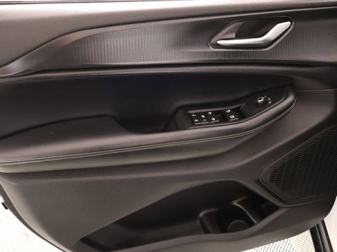 Used 2023 Jeep Grand Cherokee L Laredo AWD/4WD image 17