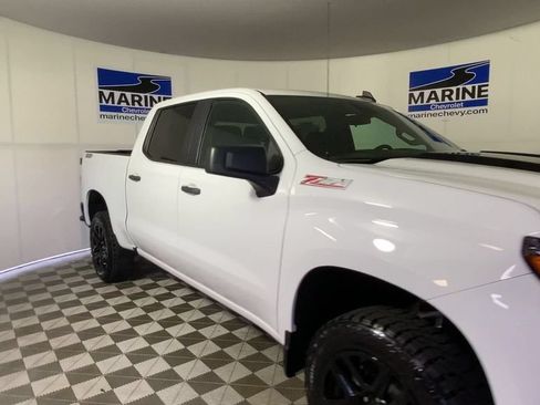 Used 2024 Chevrolet Silverado 1500 Custom Trail Boss AWD/4WD image 4