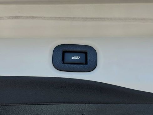 Used 2016 Nissan Rogue SL AWD/4WD image 15