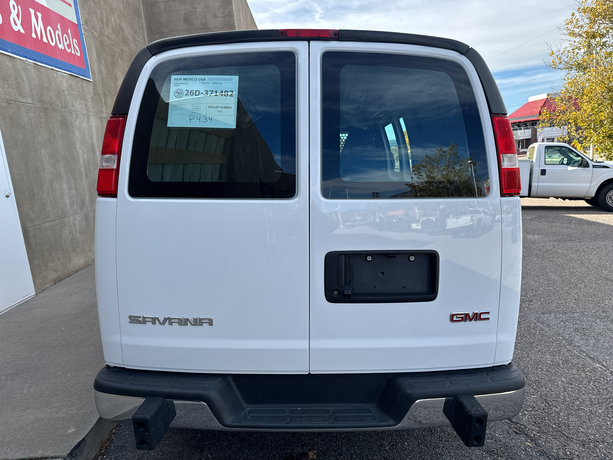 Used 2025 GMC Savana 2500 w/ Driver Convenience Package RWD image 10
