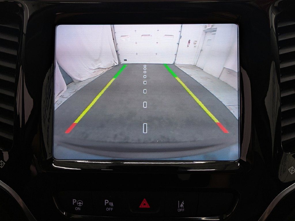 Used 2021 Jeep Cherokee Limited AWD/4WD image 13