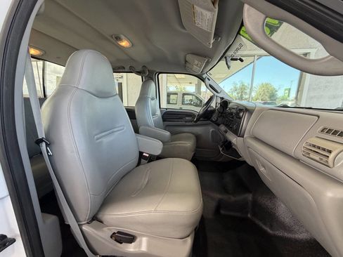 Used 2006 Ford F350 4x4 Crew Cab DRW Super Duty image 15