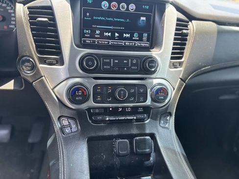 Used 2017 GMC Yukon XL SLT AWD/4WD image 18