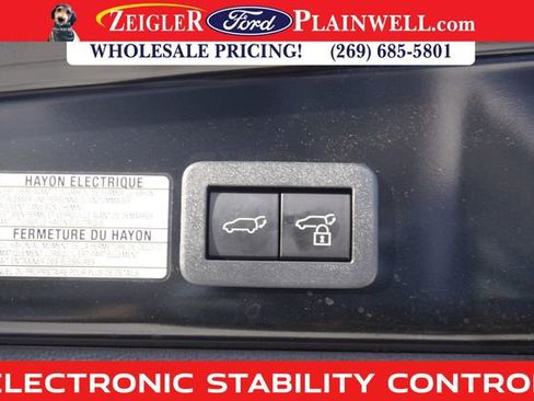 Used 2023 Toyota Corolla Cross XLE w/ Convenience Package image 6