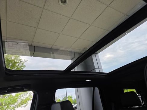Used 2023 Chevrolet Tahoe LT w/ Luxury Package AWD/4WD image 36