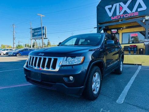 Used 2013 Jeep Grand Cherokee Laredo RWD image 1