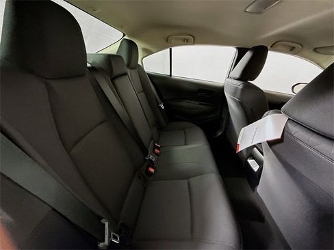 Certified 2025 Toyota Corolla LE image 27
