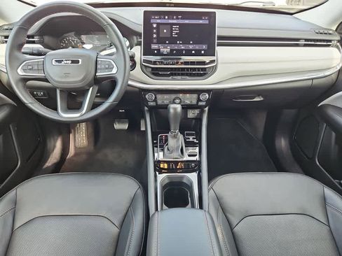 Used 2022 Jeep Compass Limited image 16