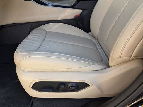 New 2025 Jeep Grand Cherokee Limited w/ Luxury Tech Group II image 16