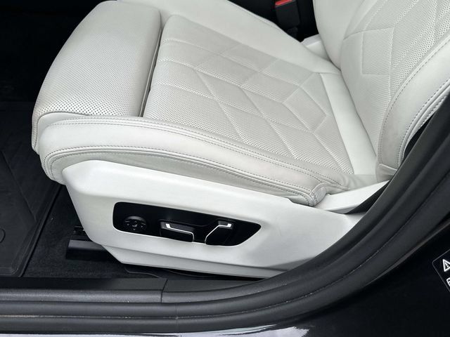 Used 2024 BMW 530i xDrive w/ Premium Package AWD/4WD image 26