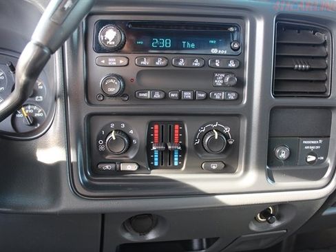 Used 2003 Chevrolet Silverado 2500 LS w/ Snow Plow Prep Package AWD/4WD image 13