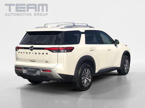 Used 2023 Nissan Pathfinder SL w/ Lighting Package (N92) FWD image 7