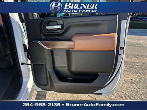 Used 2020 Chevrolet Silverado 2500 High Country w/ Z71 Off-Road Package image 17