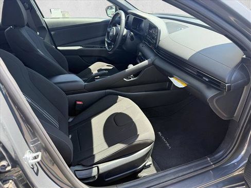 Certified 2025 Hyundai Elantra Sport FWD image 17