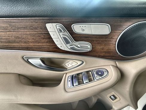 Used 2021 Mercedes-Benz GLC 300 image 13