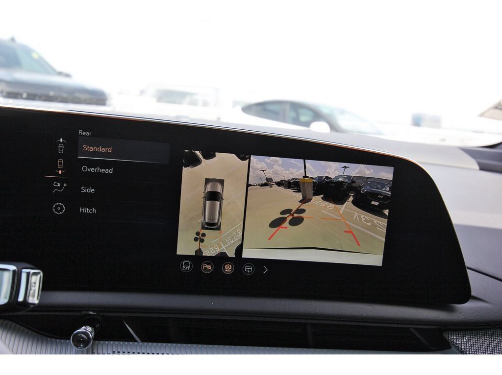New 2027 Cadillac Optiq Luxury AWD/4WD image 17