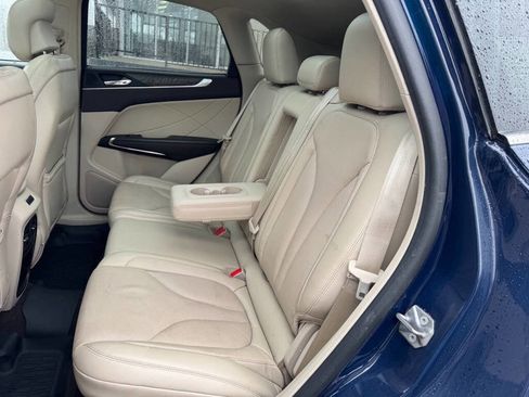 Used 2019 Lincoln MKC Reserve w/ MKC Climate Package image 6