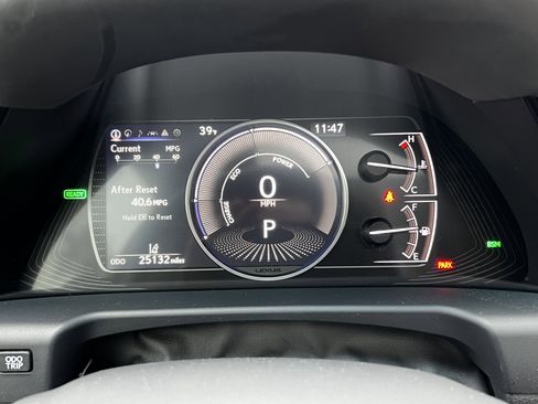 Used 2022 Lexus ES 300h Ultra Luxury image 23