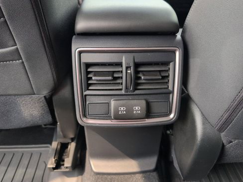 Used 2022 Subaru Forester Premium image 21