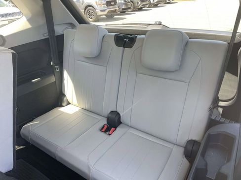 Certified 2023 Volkswagen Tiguan SE FWD image 11