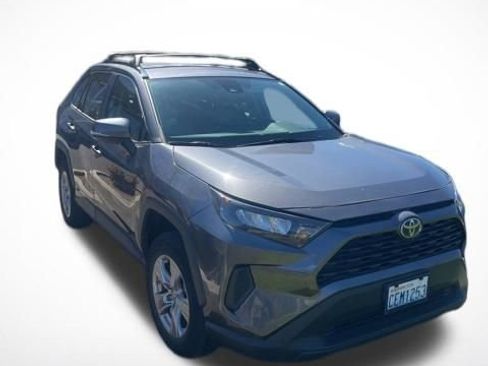 Used 2022 Toyota RAV4 LE image 1
