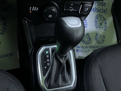 Used 2023 Jeep Renegade Altitude AWD/4WD image 25