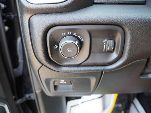 Used 2024 RAM 1500 Laramie AWD/4WD image 24