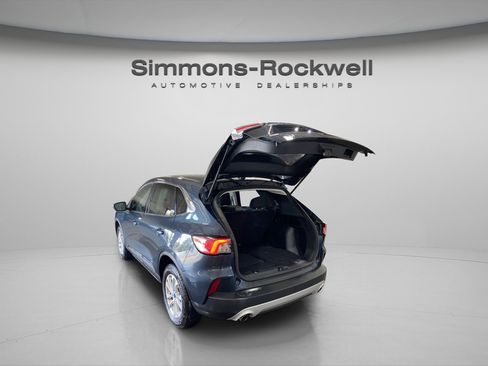 Used 2022 Ford Escape SE w/ Cold Weather Package image 10