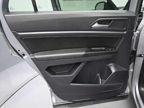 Used 2020 Volkswagen Atlas Cross Sport SE image 8