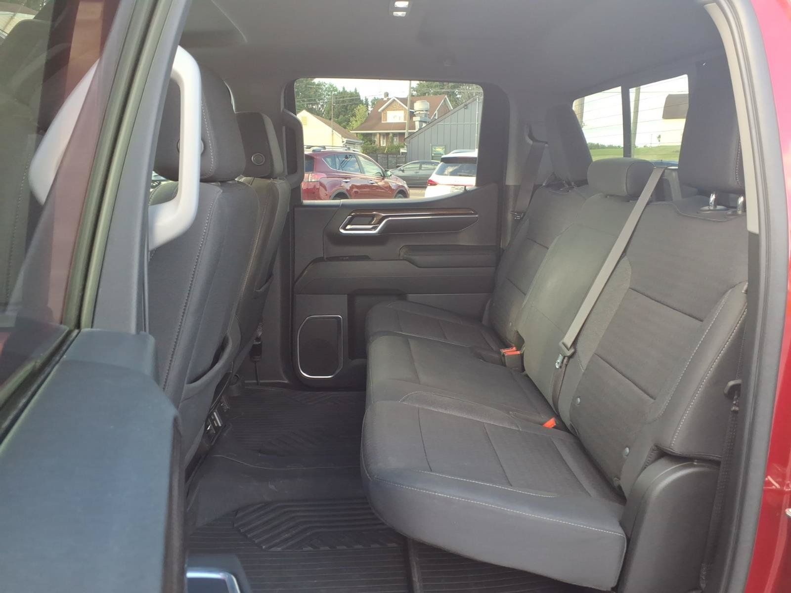 Used 2023 Chevrolet Silverado 1500 LT AWD/4WD image 12