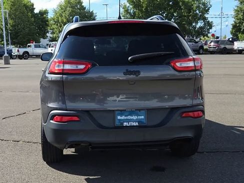 Used 2016 Jeep Cherokee Latitude w/ Comfort/Convenience Group FWD image 7