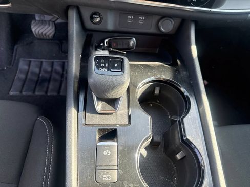 Used 2024 Nissan Rogue S AWD/4WD image 13