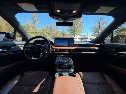 Used 2022 Lincoln Nautilus Reserve w/ Equipment Group 201A image 12