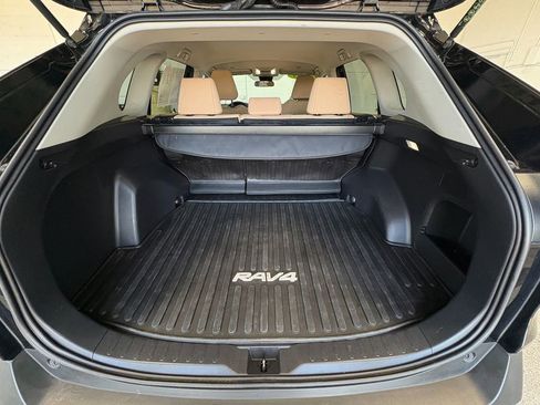 Used 2023 Toyota RAV4 LE AWD/4WD image 25